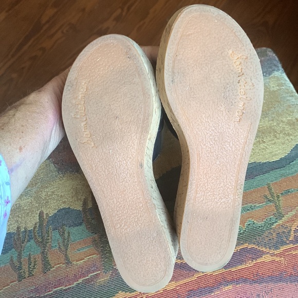Sam Edelman black patent leather wedges w/ brown leather insole, rubber bottom 7 - Picture 10 of 11